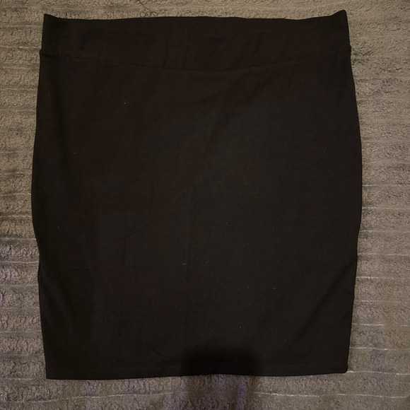 Torrid Dresses & Skirts - Women's Torrid Black Pencil Skirt Size 1